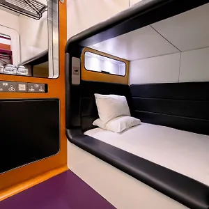 3* Kapselhotel Yotelair London Gatwick Airport